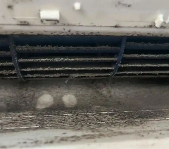 未央空调吹的风有股烧焦味是怎么回事